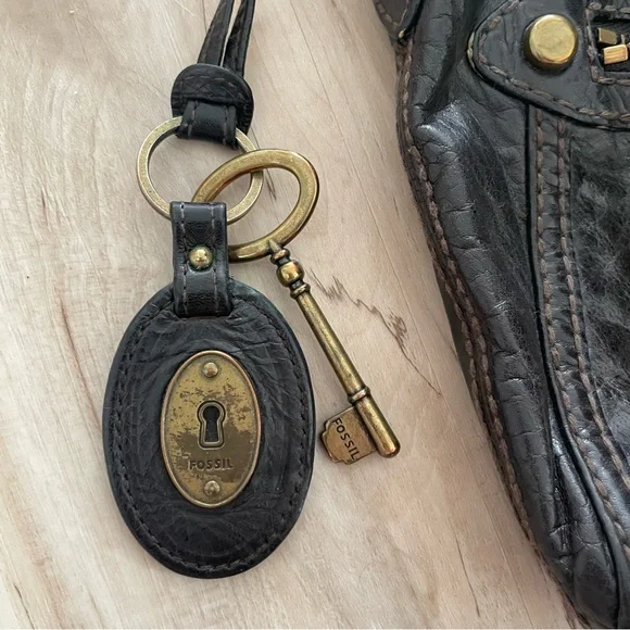 Vintage Fossil Black Leather Crossbody Bag Chain Strap - Picture 2 of 7